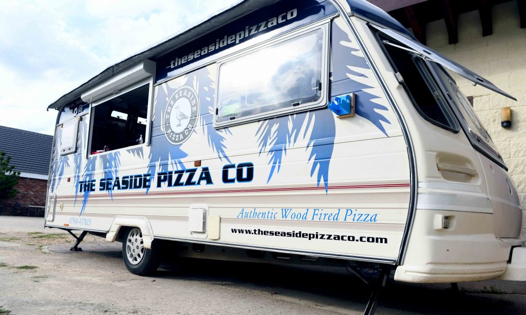 seaside-pizza-vans